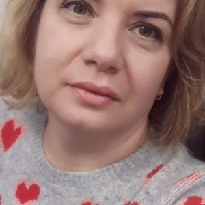 Девушки в Харькове: Вика, 44 - ищет парня из Харькова