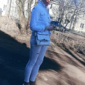 Девушки в Петрозаводске: Еленка, 38 - ищет парня из Петрозаводска