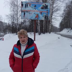 Девушки в Новокузнецке: Людмила, 69 - ищет парня из Новокузнецка