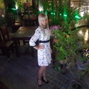 Девушки в Томске: Юлия, 46 - ищет парня из Томска