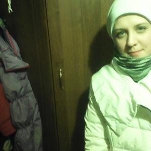 Девушки в Череповце: Елена, 34 - ищет парня из Череповца