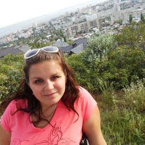 Девушки в Саратове: Liliya, 38 - ищет парня из Саратова