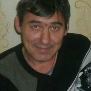 Парни в Буденновске: Владимир, 60 - ищет девушку из Буденновска