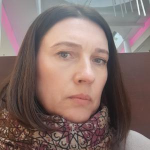 Девушки в Петрозаводске: Елена, 50 - ищет парня из Петрозаводска