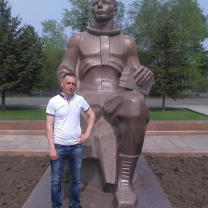 Парни в Томске: Влад, 41 - ищет девушку из Томска