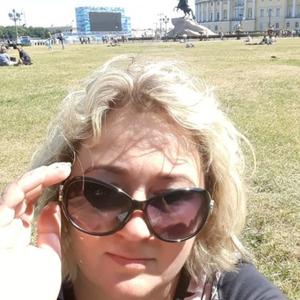 Девушки в Вологде: Дина, 47 - ищет парня из Вологды