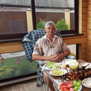 Олег, 60 лет, Геленджик