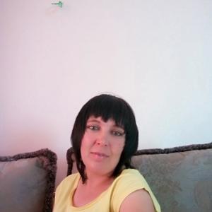 Девушки в Перми: Лена, 37 - ищет парня из Перми