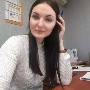 Девушки в Томске: Юлия, 32 - ищет парня из Томска