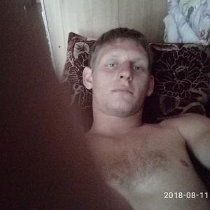 Парни в Томске: Олег, 28 - ищет девушку из Томска