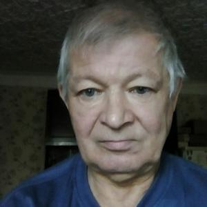 Анатолий, 68 лет, Екатеринбург