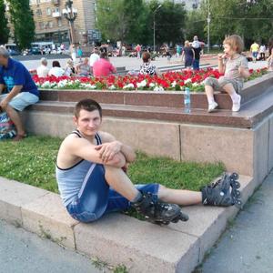 Парни в Волгограде: Юрий Фомин, 36 - ищет девушку из Волгограда