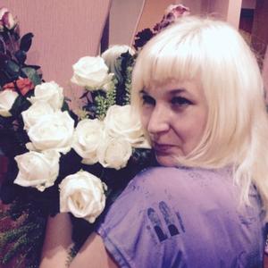 Девушки в Твери: Svetlana, 48 - ищет парня из Твери