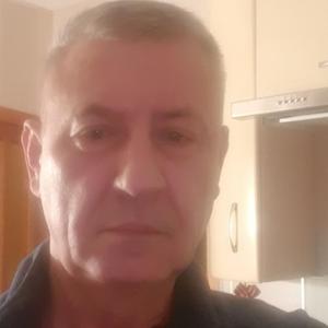 Игорь, 59 лет, Магадан