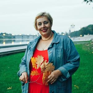 Девушки в Пскове: Елена, 54 - ищет парня из Пскова