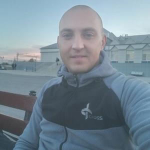 Парни в Омске: Кирилл, 29 - ищет девушку из Омска