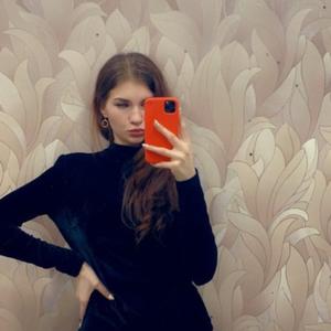 Виктория Нежинская, 20 лет, Саратов