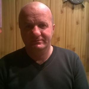 Парни в Калининграде: Василий Петров, 44 - ищет девушку из Калининграда