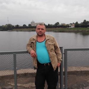 Парни в Твери: Юрий, 31 - ищет девушку из Твери