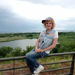 Девушки в Саратове: Татьяна, 47 - ищет парня из Саратова