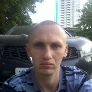 Александр, 35 лет, Саратов