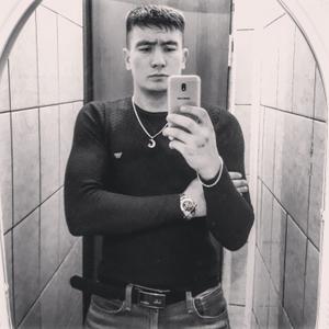 Руслан, 28 лет, Омск