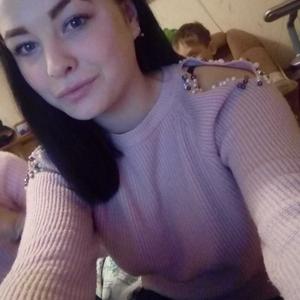 Девушки в Лесозаводске: Алена, 23 - ищет парня из Лесозаводска