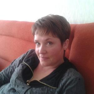 Девушки в Сызрани: Юлия, 49 - ищет парня из Сызрани