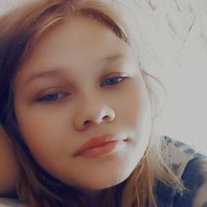 Девушки в Смоленске: Алена, 18 - ищет парня из Смоленска