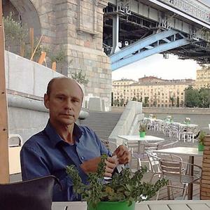 Парни в Волгограде: Юрий, 59 - ищет девушку из Волгограда