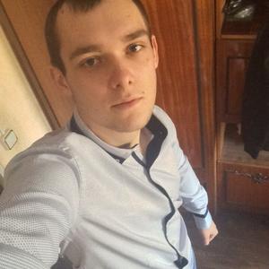 Антон, 25 лет, Саратов