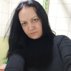 Девушки в Калининграде: Марина, 41 - ищет парня из Калининграда