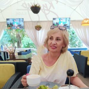 Девушки в Волгограде: Ольга, 60 - ищет парня из Волгограда