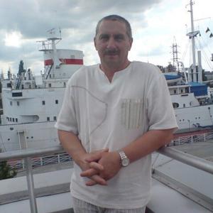 Виктор, 67 лет, Санкт-Петербург