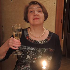 Elena, 67 лет, Санкт-Петербург
