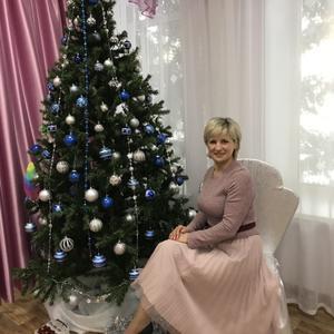 Девушки в Томске: Валентина, 53 - ищет парня из Томска