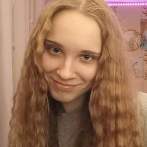Девушки в Смоленске: Оля, 18 - ищет парня из Смоленска