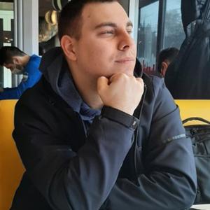 Парни в Томске: Андрей, 23 - ищет девушку из Томска