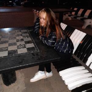Девушки в Волгограде: Лера, 19 - ищет парня из Волгограда