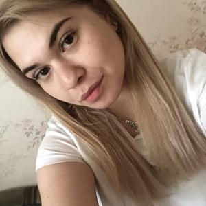 Девушки в Ульяновске: Таня, 27 - ищет парня из Ульяновска