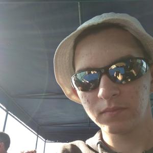 Парни в Коломне: Кирилл, 22 - ищет девушку из Коломны