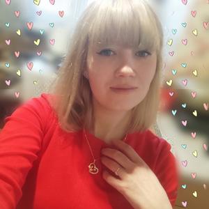 Девушки в Екатеринбурге: Ксюня Николаева, 28 - ищет парня из Екатеринбурга