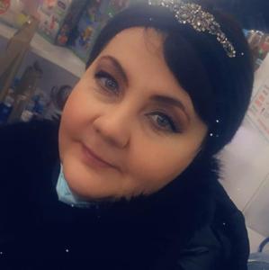 Девушки в Ульяновске: Lana, 47 - ищет парня из Ульяновска