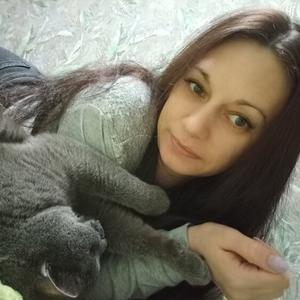 Девушки в Омске: Мария, 38 - ищет парня из Омска