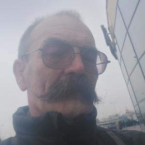 Михаил, 65 лет, Москва