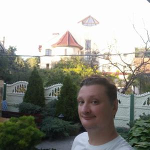 Парни в Черновцах: Сашко, 40 - ищет девушку из Черновиц