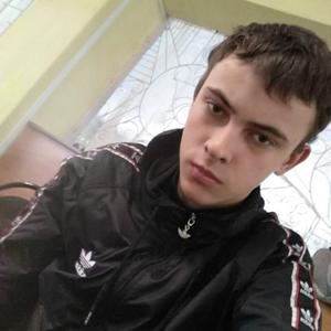 Парни в Саратове: Вячеслав, 22 - ищет девушку из Саратова