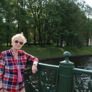 Девушки в Перми: Полина, 71 - ищет парня из Перми