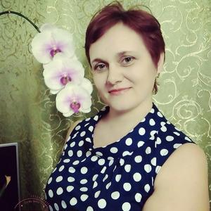 Девушки в Пскове: Любаша Бонева, 54 - ищет парня из Пскова