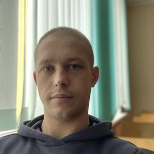Парни в Хойниках: Сергей, 30 - ищет девушку из Хойников